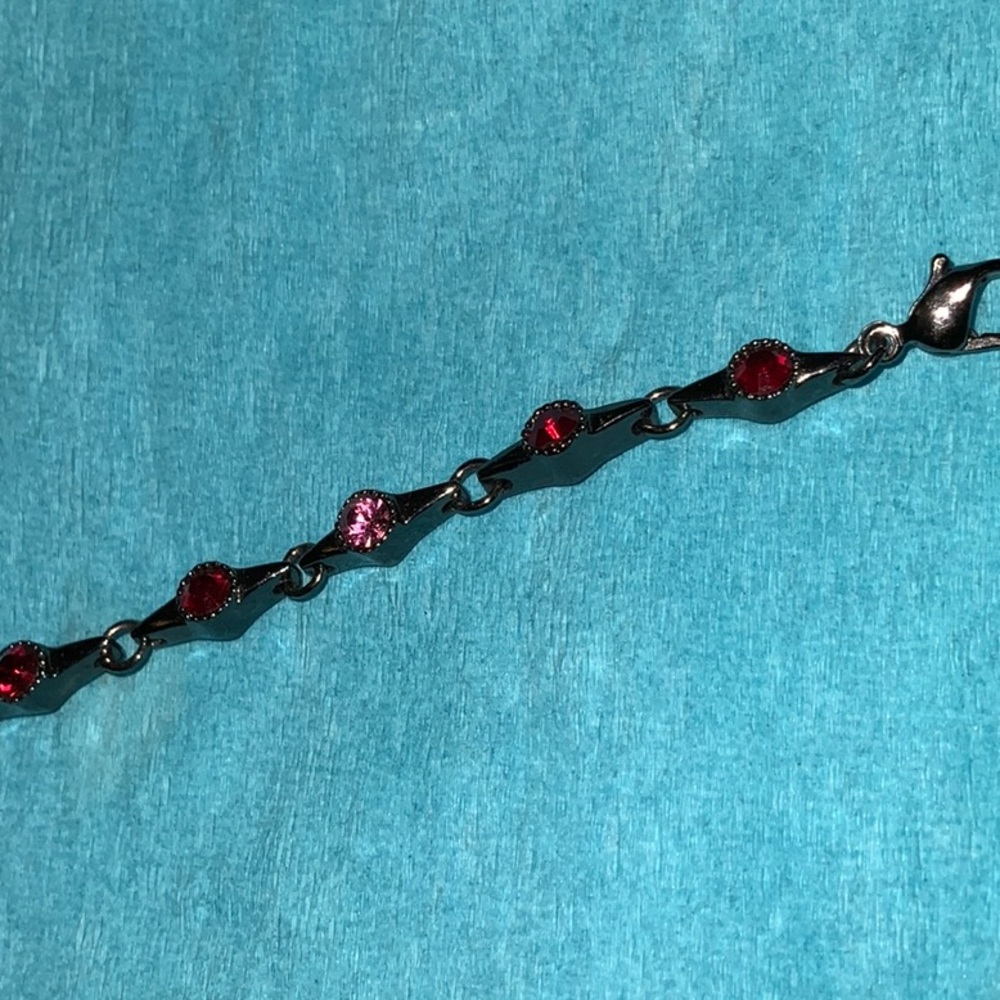 Napier red and pink bead bracelet